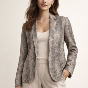 Aritzia Babaton 100 % Silk Snakeskin Print Blazer. Sizs S/M Baddie Wild Side